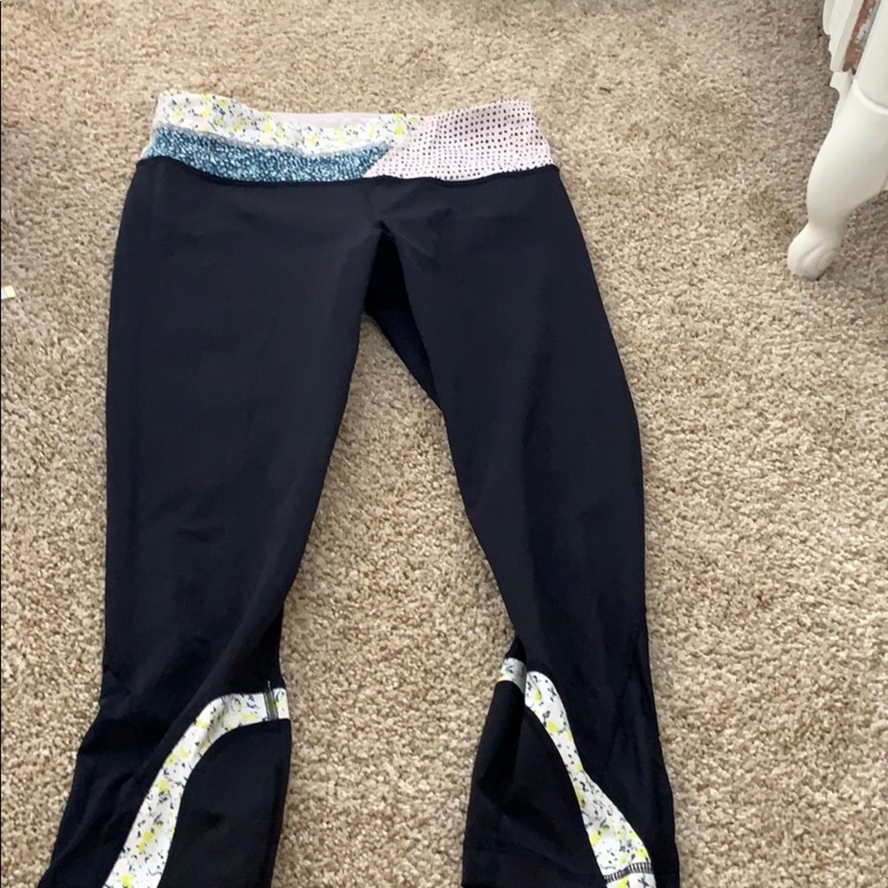 Lululemon Floral Run Inspire Crop